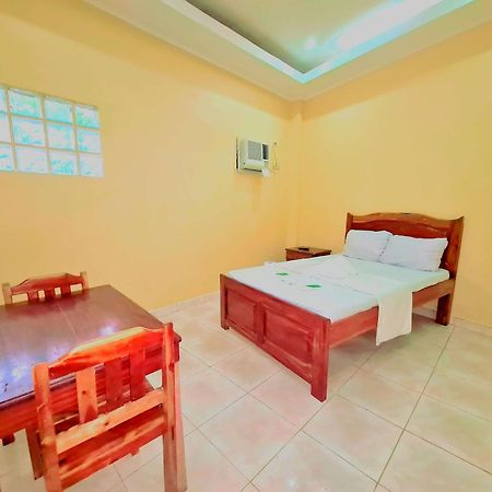 La-Familia Guest House Siquijor Oda fotoğraf